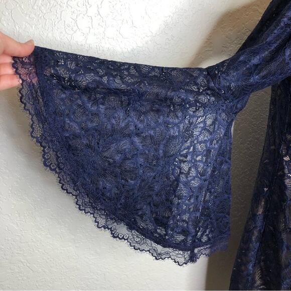 Trina Turk Akamai Lanai navy blue lace overlay off shoulder dress size 8 NWT - Picture 7 of 16